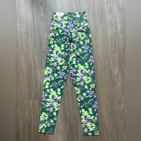 NWT OFFLINE By Aerie Real Me Legging 7/8 Size M Green Floral - Picture 5 of 5